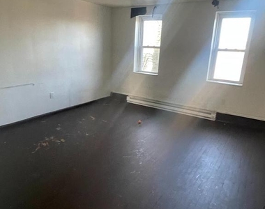 2723 W 3rd Street - Photo Thumbnail 1