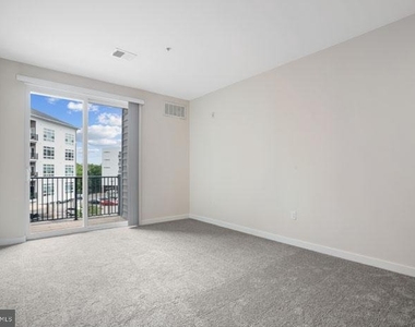 131 Bridge Street - Photo Thumbnail 78