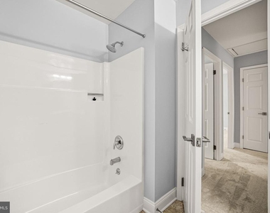 402 Danor Court - Photo Thumbnail 27