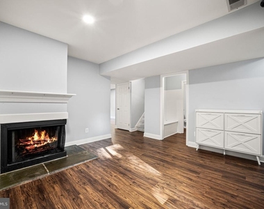402 Danor Court - Photo Thumbnail 7