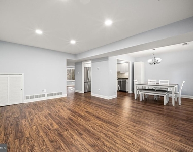 402 Danor Court - Photo Thumbnail 11