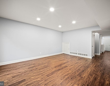 402 Danor Court - Photo Thumbnail 10