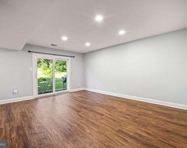402 Danor Court - Photo Thumbnail 9
