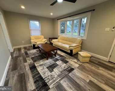901 Spencer Drive - Photo Thumbnail 3