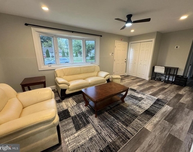 901 Spencer Drive - Photo Thumbnail 2