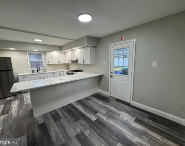 901 Spencer Drive - Photo Thumbnail 4