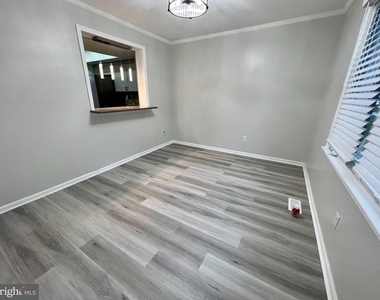4233 Remo Crescent Road - Photo Thumbnail 22