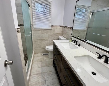4233 Remo Crescent Road - Photo Thumbnail 13