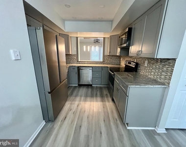 4233 Remo Crescent Road - Photo Thumbnail 10