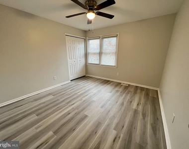 4233 Remo Crescent Road - Photo Thumbnail 8
