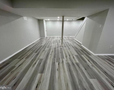 4233 Remo Crescent Road - Photo Thumbnail 7