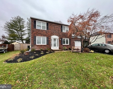 4233 Remo Crescent Road - Photo Thumbnail 1