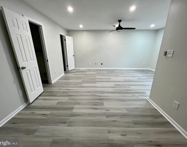 4233 Remo Crescent Road - Photo Thumbnail 9