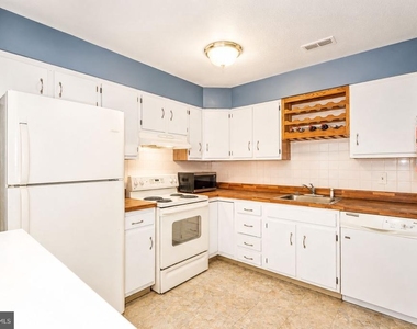 276 Juanita - Photo Thumbnail 2