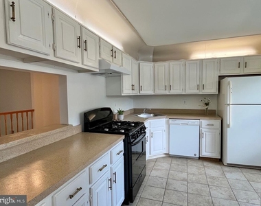 32 Pagoda Ct - Photo Thumbnail 2