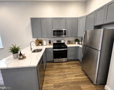 322 Vine Street - Photo Thumbnail 2