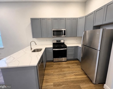 322 Vine Street - Photo Thumbnail 3