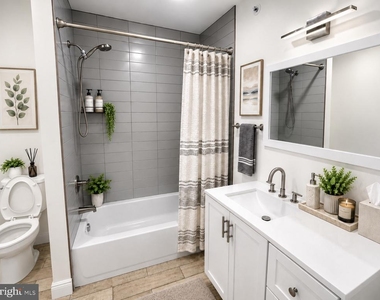 322 Vine Street - Photo Thumbnail 8