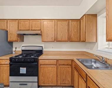 1821 S 4th Street - Photo Thumbnail 11