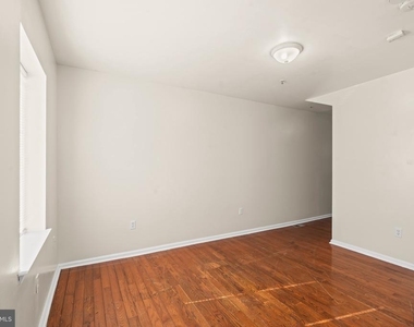 1821 S 4th Street - Photo Thumbnail 3