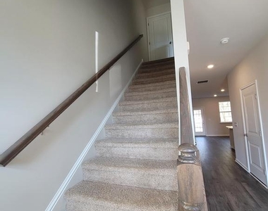 29 Peregrine Way - Photo Thumbnail 14