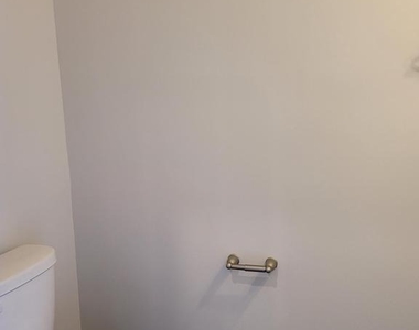 29 Peregrine Way - Photo Thumbnail 9