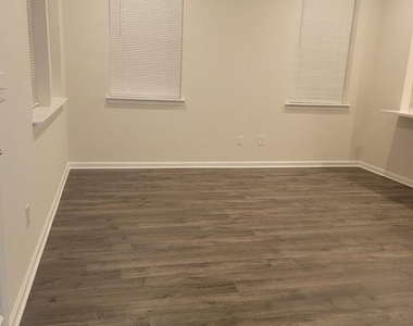 29 Peregrine Way - Photo Thumbnail 21