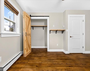 46 Browning Avenue - Photo Thumbnail 9