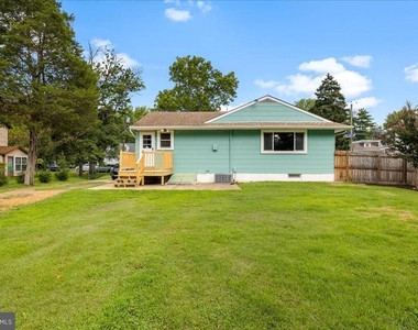 46 Browning Avenue - Photo Thumbnail 17
