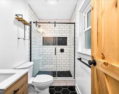 46 Browning Avenue - Photo Thumbnail 11