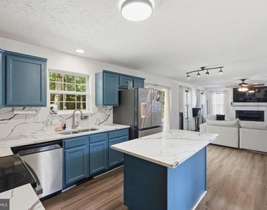 46702 Sandalwood Street - Photo Thumbnail 10
