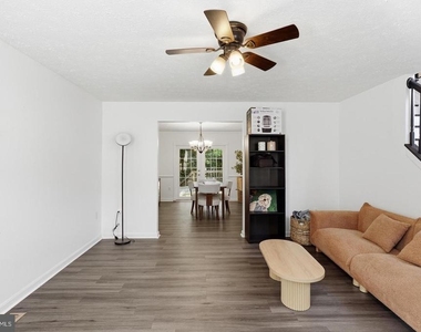 46702 Sandalwood Street - Photo Thumbnail 4