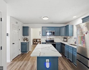 46702 Sandalwood Street - Photo Thumbnail 12