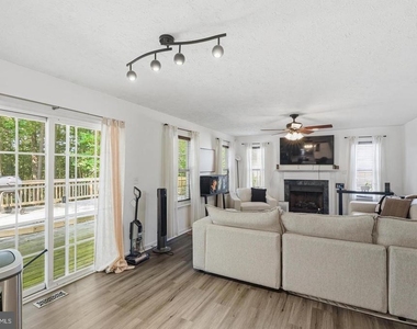 46702 Sandalwood Street - Photo Thumbnail 13