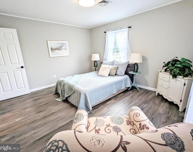 1340 Queen Anne Drive - Photo Thumbnail 15