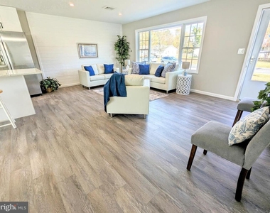 1340 Queen Anne Drive - Photo Thumbnail 11