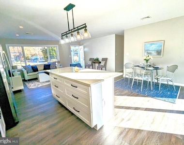 1340 Queen Anne Drive - Photo Thumbnail 7