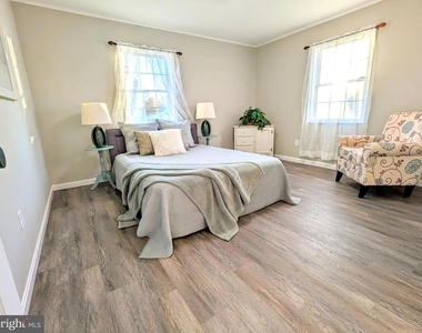 1340 Queen Anne Drive - Photo Thumbnail 14