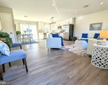 1340 Queen Anne Drive - Photo Thumbnail 2