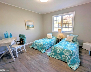 1340 Queen Anne Drive - Photo Thumbnail 18