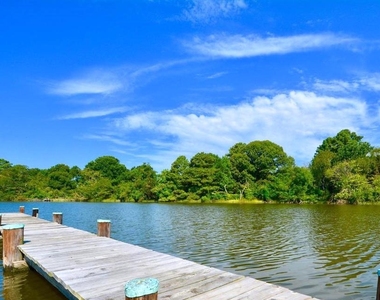 1340 Queen Anne Drive - Photo Thumbnail 20