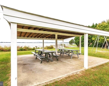 1340 Queen Anne Drive - Photo Thumbnail 22