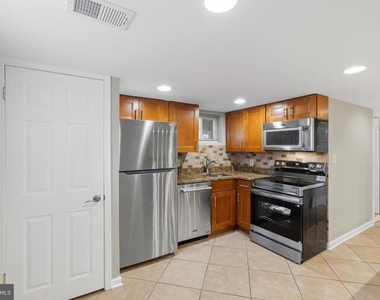9017 Rhode Island Avenue - Photo Thumbnail 17