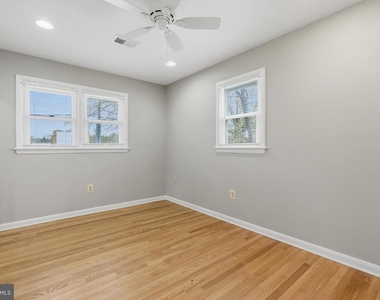 9017 Rhode Island Avenue - Photo Thumbnail 12