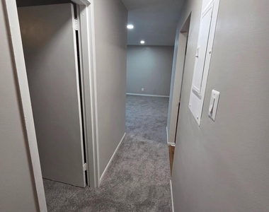 10108 Campus Way S - Photo Thumbnail 14