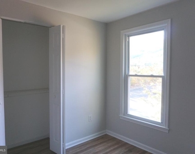 19 Shady Spring Place - Photo Thumbnail 17
