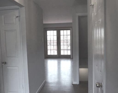 19 Shady Spring Place - Photo Thumbnail 3