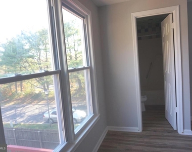 19 Shady Spring Place - Photo Thumbnail 14