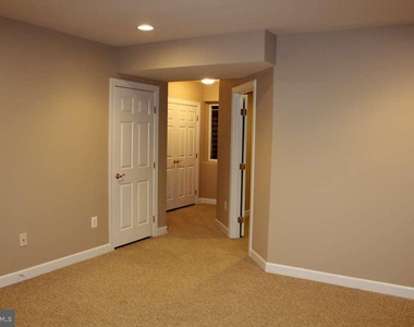 1503 Regent Manor Court - Photo Thumbnail 14
