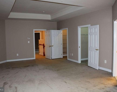 1503 Regent Manor Court - Photo Thumbnail 13